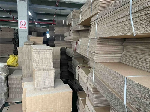 Prispôsobenie podlahy pre nábytok pre domáce zvieratá – Vplyv rôznych typov p...